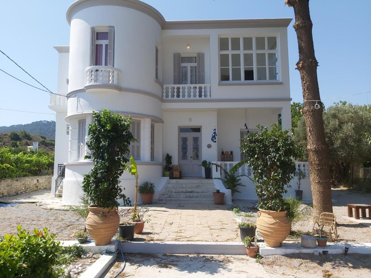 Tower Traditional Pool Villa Kremastí Exterior photo
