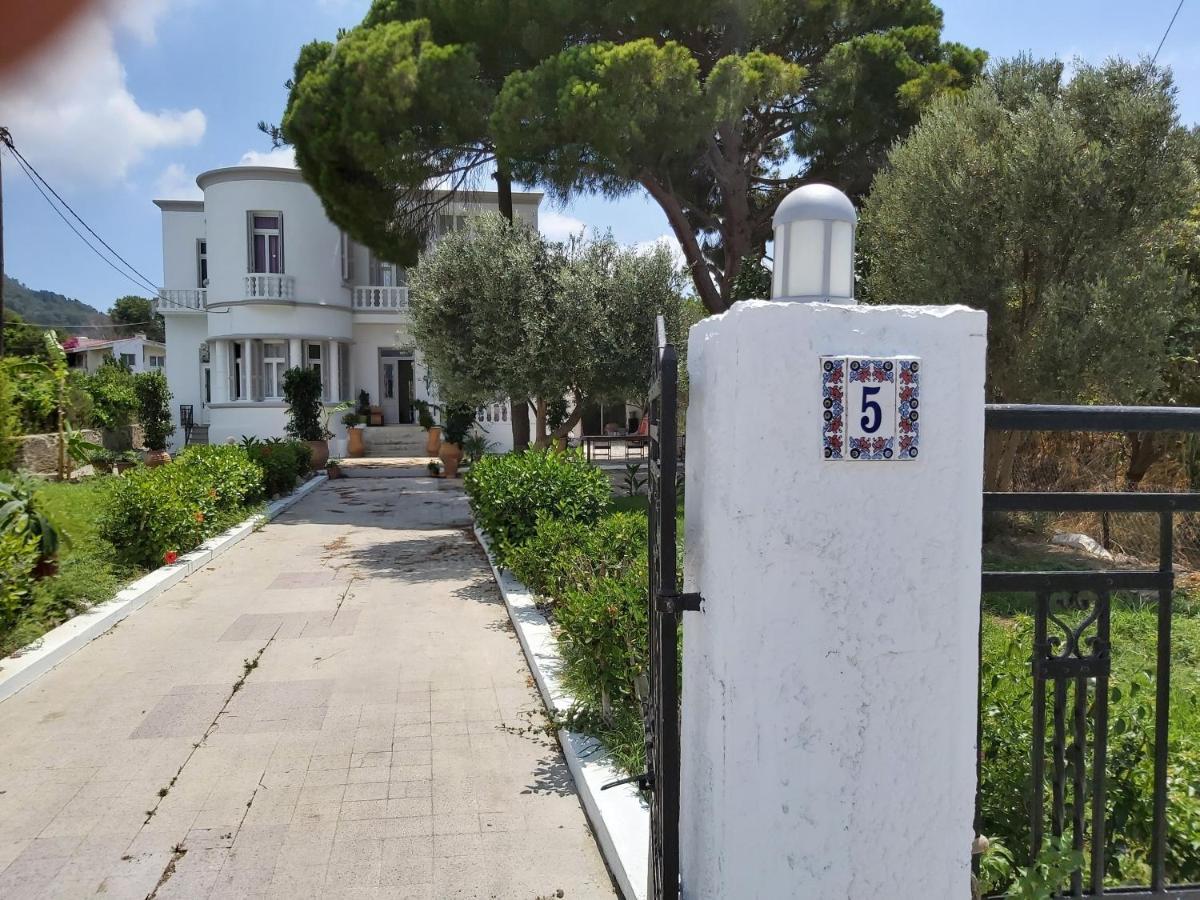 Tower Traditional Pool Villa Kremastí Exterior photo